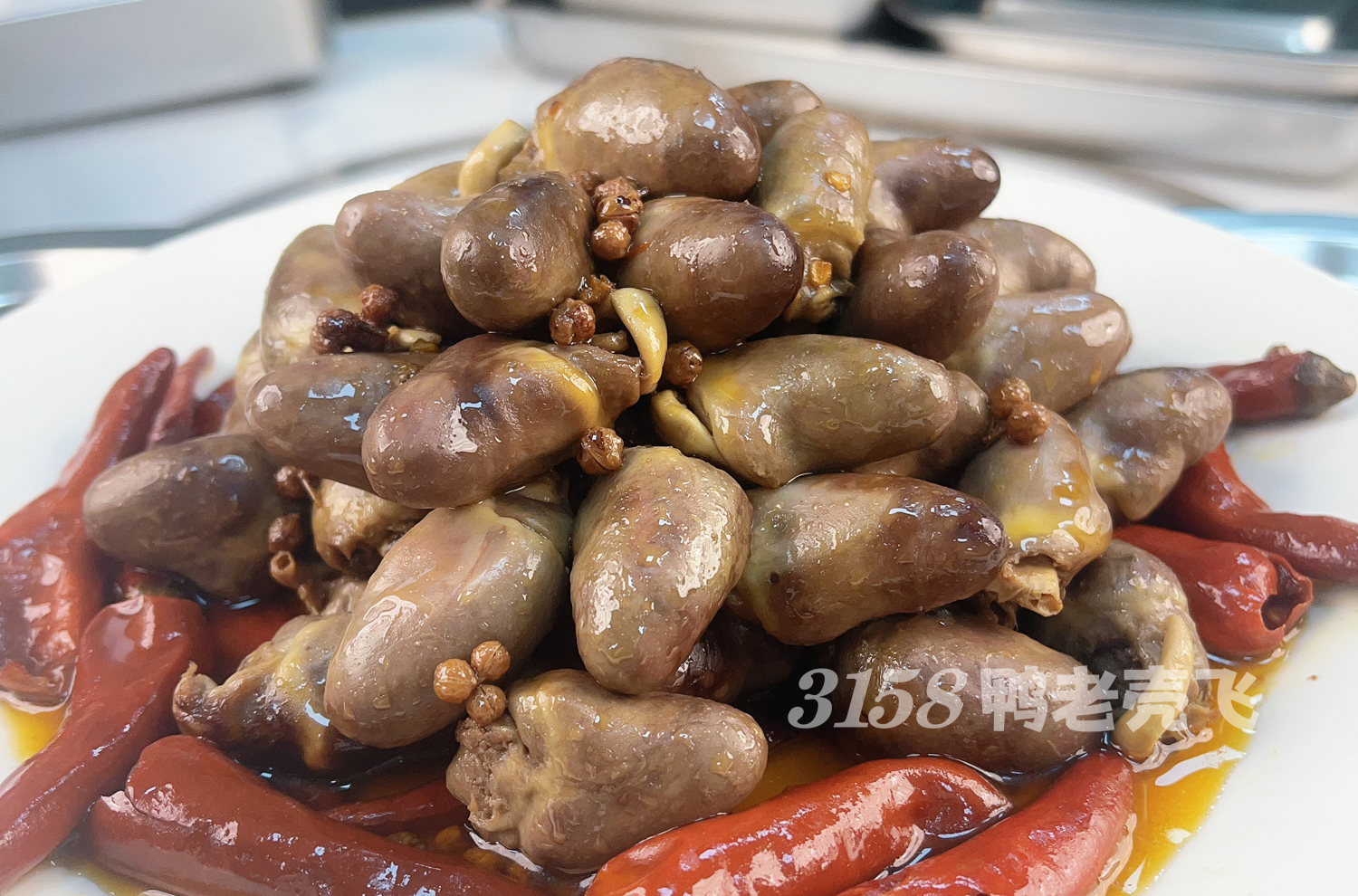 一颗鸭心的“去腥革命”：3158鸭老壳飞凭什么让内脏卤味从“隐藏菜单”变“人气担当”？