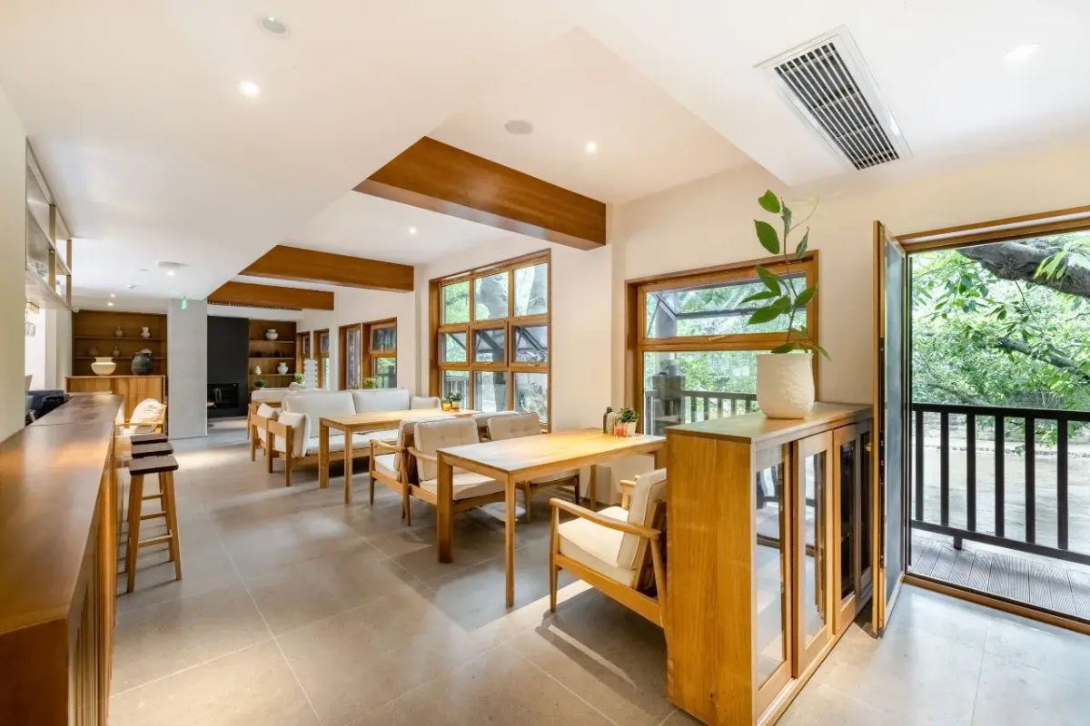 偏岩古镇宝藏民宿实测｜小住伴水4.6分真不虚，临河喝茶发呆