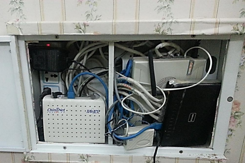 弱电箱布线怎么做?一份从拆箱到规整的手把手教学指南